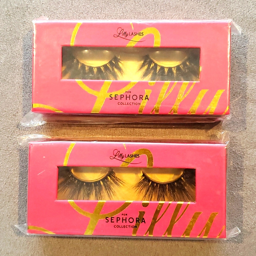 2 Sets of lashes